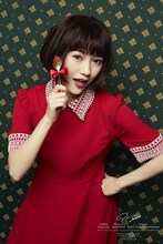 渡辺麻友扮するアメリ。 (C)ミュージカル『アメリ』製作委員会2018