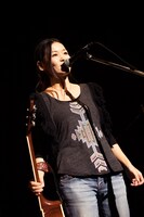 あずままどか（撮影：田中聖太郎）