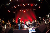 「中村一義デビュー20周年ライブイベント『20→』」の様子。（撮影：田中聖太郎）