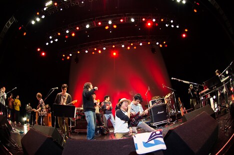 「中村一義デビュー20周年ライブイベント『20→』」の様子。（撮影：田中聖太郎）