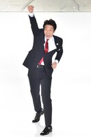 「がんばれ、ニッポン！」と叫ぶ松岡修造。