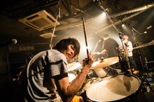 シミズヒロフミ（Dr）（Photo by Hikaru hagiwara）