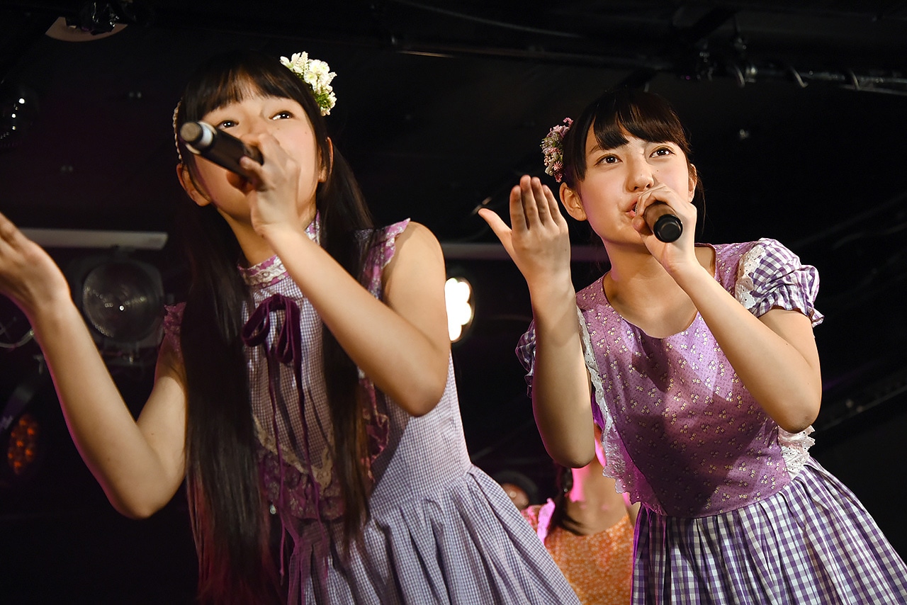 左から塩野虹、戸羽望実。