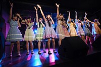 「なかよし」を披露する柳▽箱（RYUTistとハコイリ▽ムスメ）。