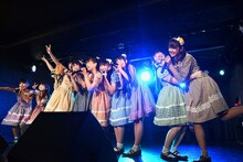 「ともだち」を披露する柳▽箱（RYUTistとハコイリ▽ムスメ）。