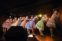 「ともだち」を披露する柳▽箱（RYUTistとハコイリ▽ムスメ）。