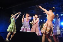 「ともだち」を披露する柳▽箱（RYUTistとハコイリ▽ムスメ）。