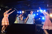 「ともだち」を披露する柳▽箱（RYUTistとハコイリ▽ムスメ）。