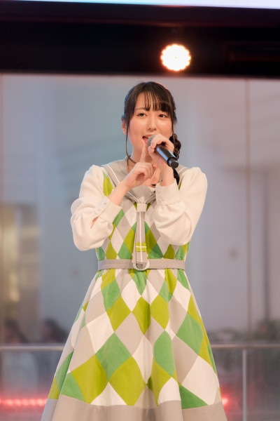 嶺内ともみ（撮影：塚越淳一）
