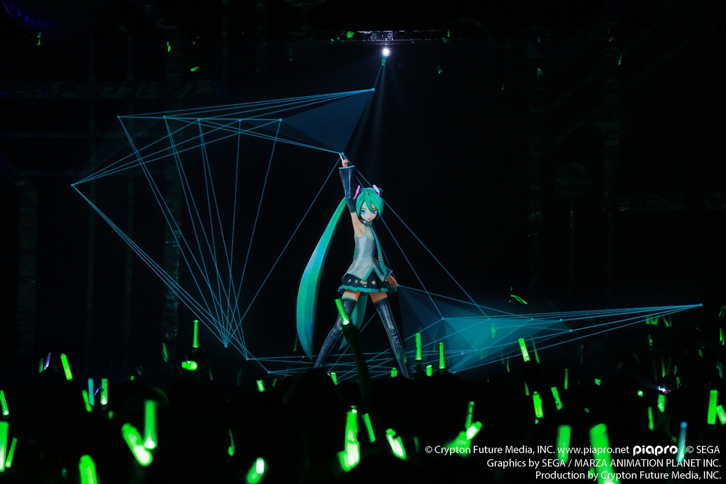 初音ミク (c)Crypton Future Media, INC. www.piapro.net / (c)SEGA　Graphics by SEGA / MARZA ANIMATION PLANET INC.　Production by Crypton Future Media, INC.