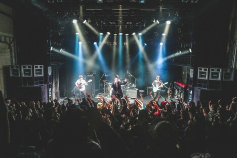 THE イナズマ戦隊 New Album Release ONE-MAN「PUMP IT UP!」の様子。（撮影：鈴木友莉）