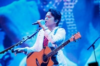 福山雅治「WE'RE BROS. TOUR 2018」大阪・大阪城ホール公演の様子。（撮影：板橋淳一）