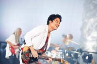 福山雅治「WE'RE BROS. TOUR 2018」大阪・大阪城ホール公演の様子。（撮影：板橋淳一）