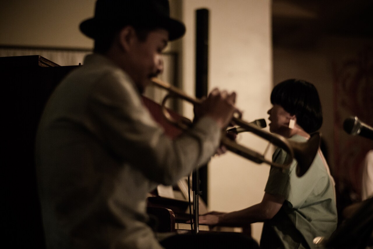 YOSSY LITTLE NOISE WEAVER、8年ぶりアルバムに向けたワンマンライブ