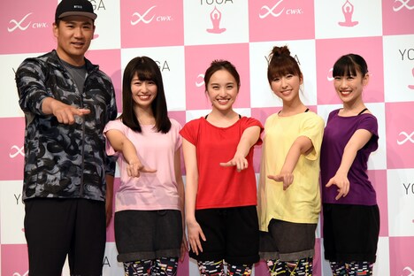 田中将大選手とももいろクローバーZ。