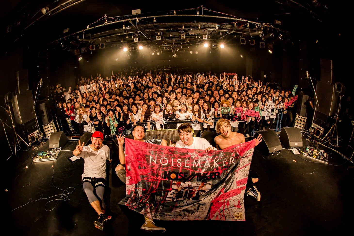 本日1月27日に東京・LIQUIDROOMで開催された「NOISEMAKER presents RED APHELION TOUR」の様子。（Photo by Takashi "TAKA" Konuma）