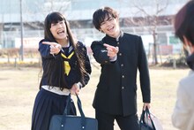 コロン「Candy Night」を踊るユースコとカイ。