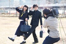 コロン「Candy Night」を踊るユースコとカイ。