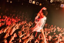 NOISEMAKER「RED APHELION TOUR FINAL」の様子。（Photo by Takashi "TAKA" Konuma）