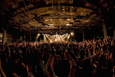 NOISEMAKER「RED APHELION TOUR FINAL」の様子。（Photo by Takashi "TAKA" Konuma）