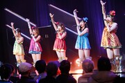 HKT48 チームKIV 「制服の芽」初日公演の様子。(c)AKS