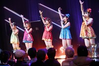 HKT48 チームKIV 「制服の芽」初日公演の様子。(c)AKS