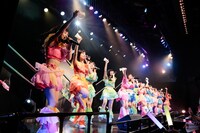 HKT48 チームKIV 「制服の芽」初日公演の様子。(c)AKS
