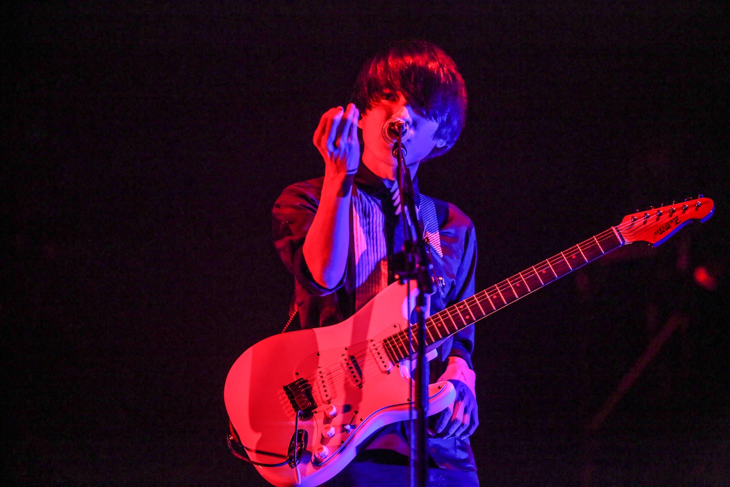 斎藤宏介（Vo, G）（Photo by Viola Kam［V'z Twinkle］）