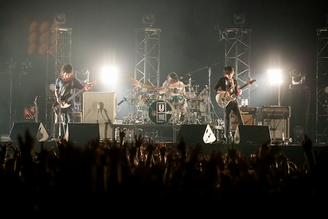 UNISON SQUARE GARDEN（Photo by Viola Kam［V'z Twinkle］）