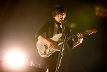 斎藤宏介（Vo, G）（Photo by Viola Kam［V'z Twinkle］）