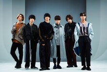 XOX。一番左が大隅勇太、右から2人目が安井一真。