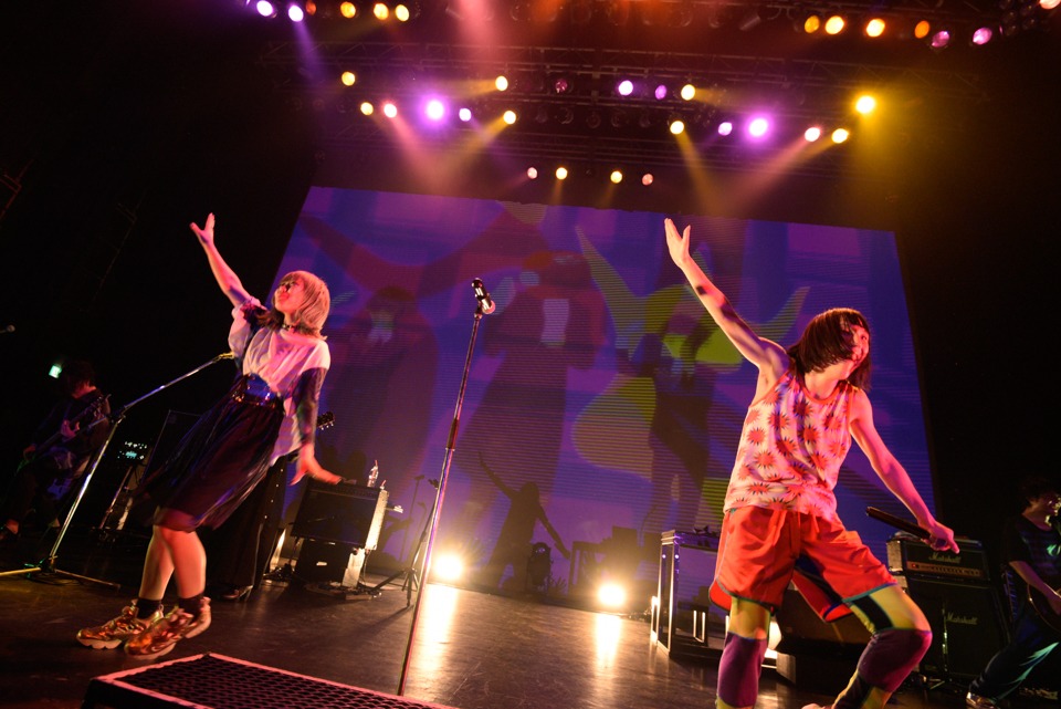 「魔法少女になり隊 ワンマンツアー～まだ知らぬ勇者たちへ～」東京・TSUTAYA O-EAST公演の様子。