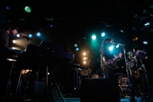 warbear「warbear tour 2018 "鳥と熊と野兎と魚"」東京・WWW公演の様子。（Photo by Shunsuke Irihi）