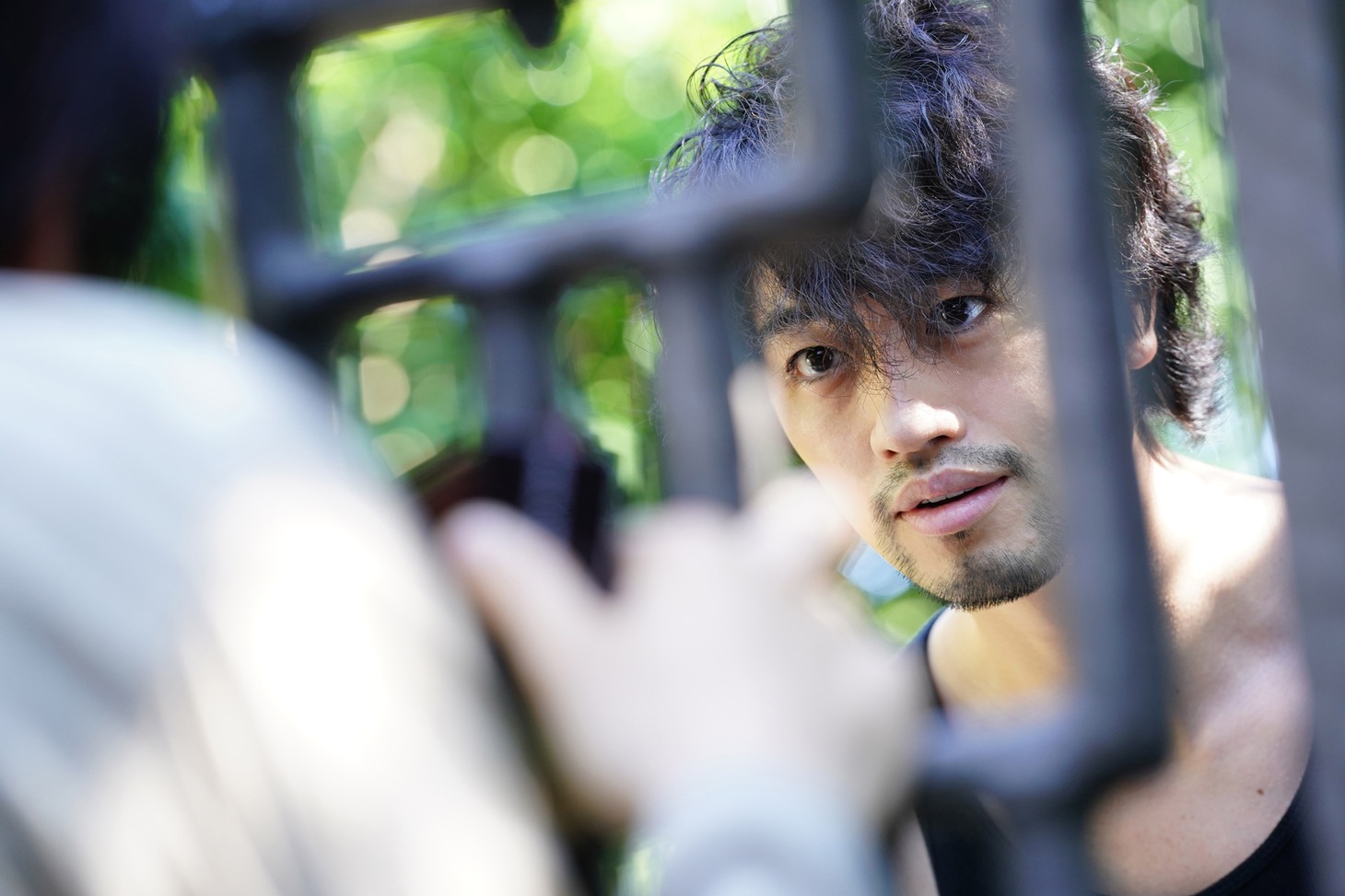 「去年の冬、きみと別れ」のワンシーン。