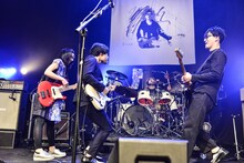 Base Ball Bearとフルカワユタカ。（撮影：橋本塁 [SOUND SHOOTER]）