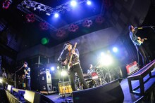 夜の本気ダンス（撮影：清水ケンシロウ）