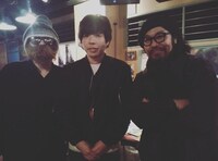 左から西中島きなこ＋吉田靖直、曽我部恵一。（撮影：オカザえもんスタッフ）