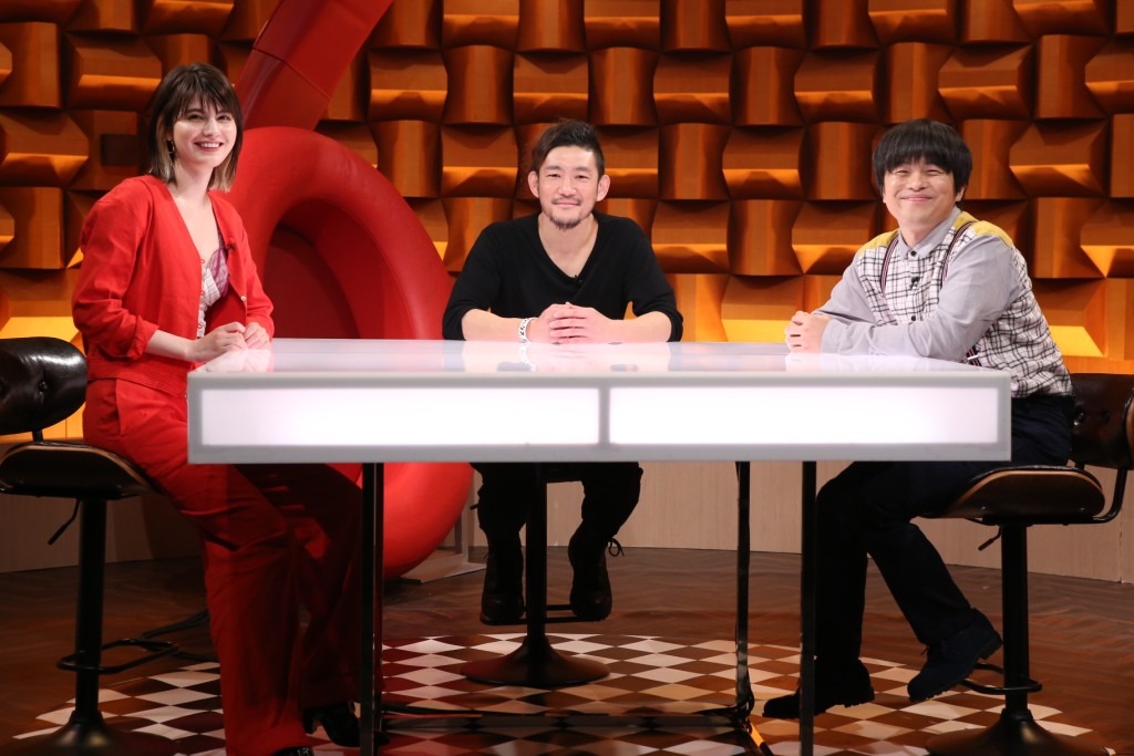 左からマギー、TOSHI-LOW、バカリズム。(c)NTV