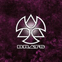 BRATSの1stシングル「アイニコイヨ / 脳内消去ゲーム」初回限定盤ジャケット。