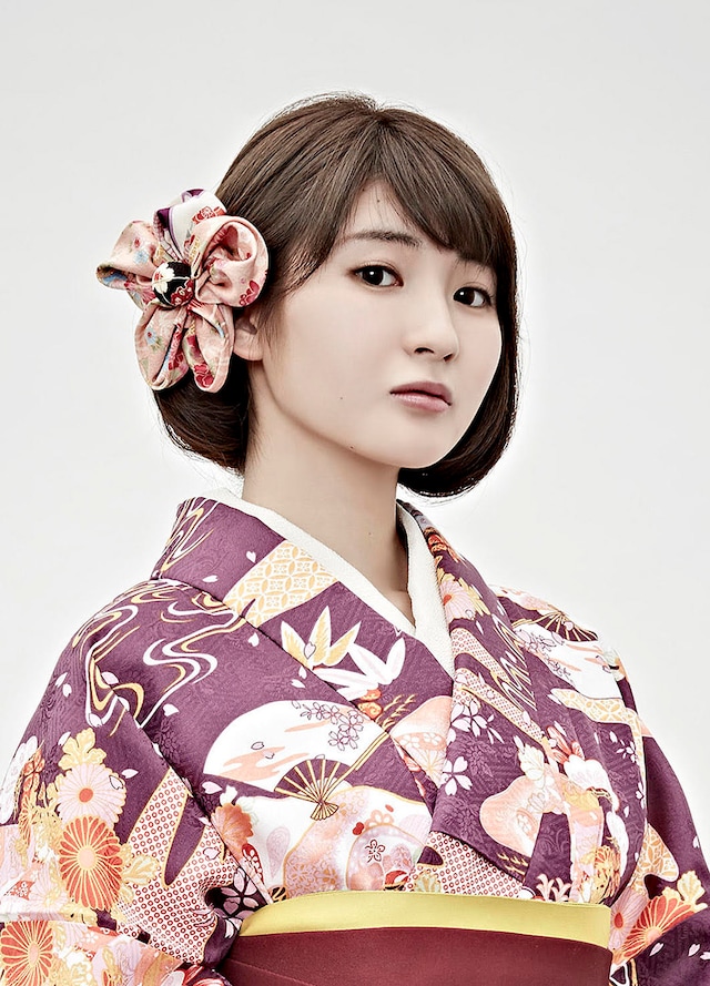 井上小百合（乃木坂46）演じる紫堂志奈子。