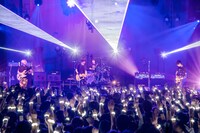 BUMP OF CHICKEN「TOUR 2017-2018 PATHFINDER」新木場STUDIO COAST公演の様子。（Photo by 富永よしえ）