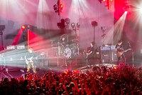 BUMP OF CHICKEN「TOUR 2017-2018 PATHFINDER」新木場STUDIO COAST公演の様子。（Photo by 富永よしえ）