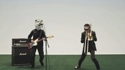 MAN WITH A MISSION「Freak It! feat.東京スカパラダイスオーケストラ」ミュージックビデオのワンシーン。