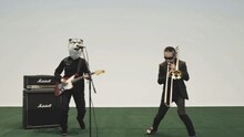 MAN WITH A MISSION「Freak It! feat.東京スカパラダイスオーケストラ」ミュージックビデオのワンシーン。