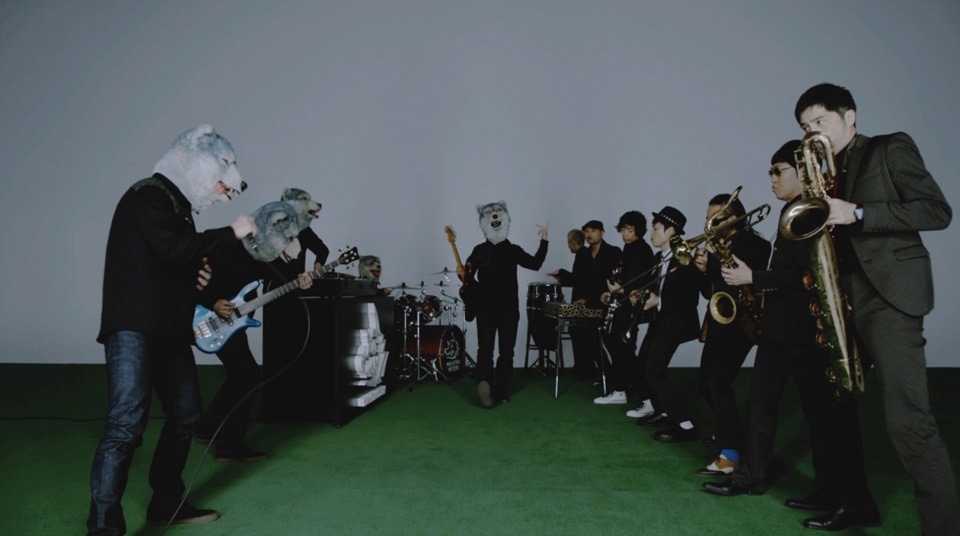 MAN WITH A MISSION「Freak It! feat.東京スカパラダイスオーケストラ」ミュージックビデオのワンシーン。