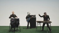 MAN WITH A MISSION「Freak It! feat.東京スカパラダイスオーケストラ」ミュージックビデオのワンシーン。