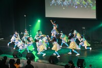 「3B junior やるっきゃないっショー」より、第1部「史上最強の3B 超完全版！ 歌いおさめなくちゃ始まらねぇ!!」の様子。（撮影：笹森健一）