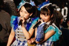 左から播磨怜奈、市川優月。（撮影：笹森健一）