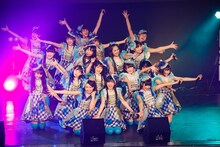 「3B junior やるっきゃないっショー」より、第1部「史上最強の3B 超完全版！ 歌いおさめなくちゃ始まらねぇ!!」の様子。（撮影：笹森健一）