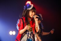 マイケル・ジャクソン「スリラー」を歌う栗本柚希。（撮影：笹森健一）